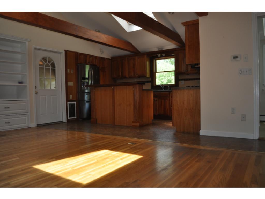 28 Gary Lane Exeter, NH 03833 - Photo 3 of 13