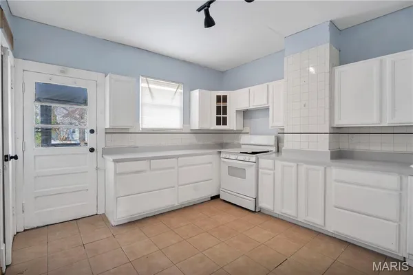 $1,550 | 3915 Schiller Place, St. Louis, MO 63116