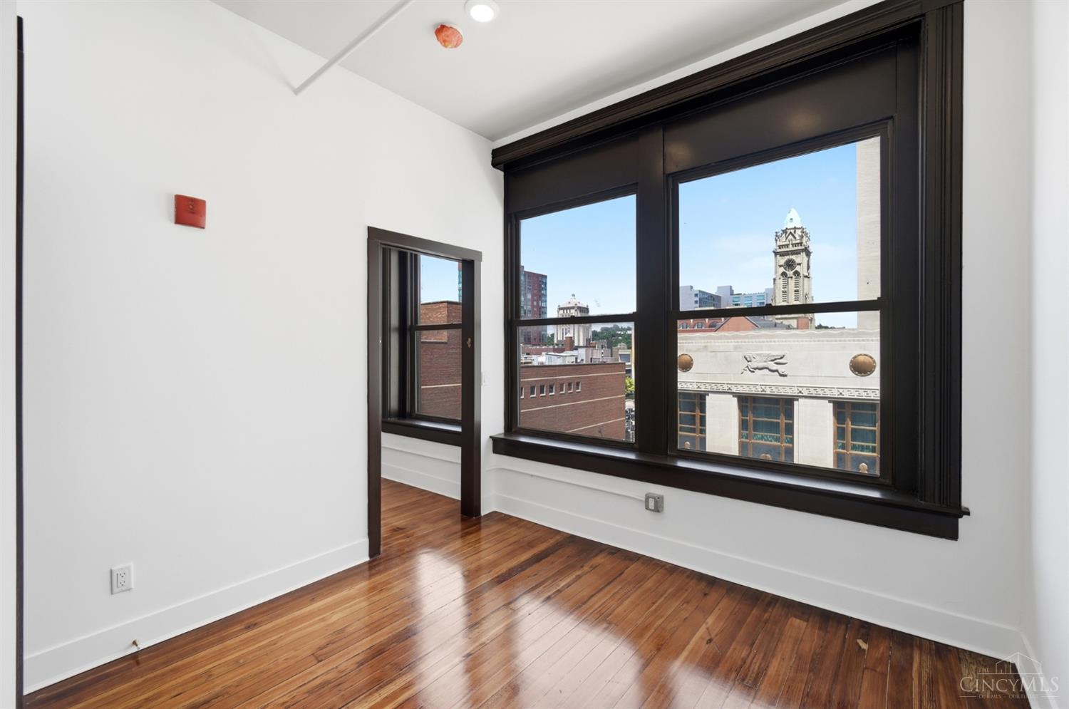 607 Main Street, Unit 10 Cincinnati, OH 45202 - Photo 16 of 37