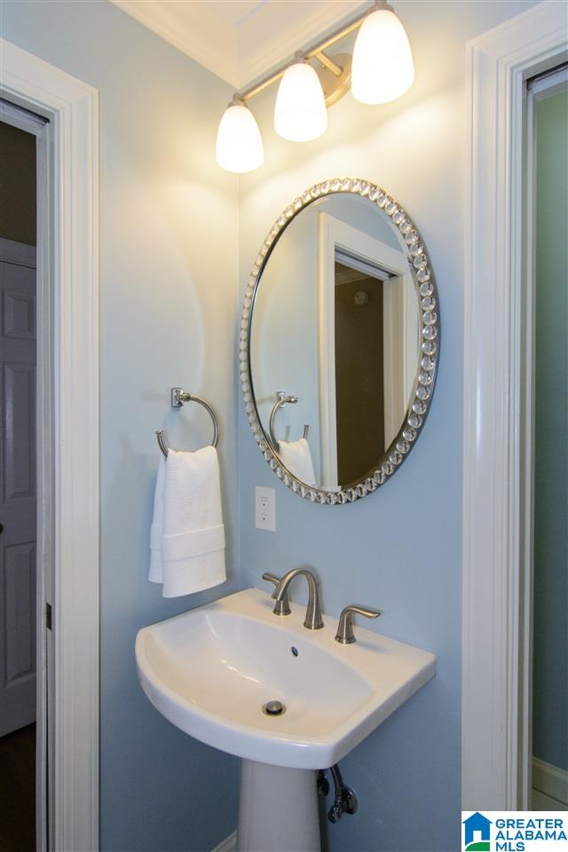 4976 Altamont Road Birmingham, AL 35222 - Photo 13 of 37