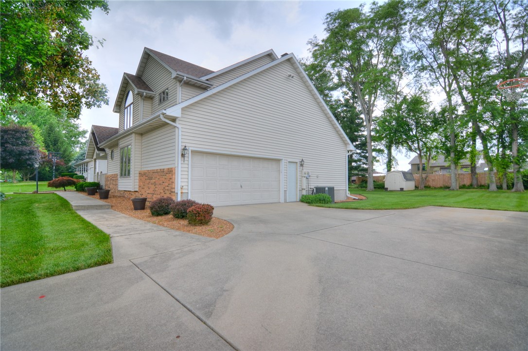 1160 Meadowview Drive Decatur, IL 62526 - Photo 4 of 46 Drive