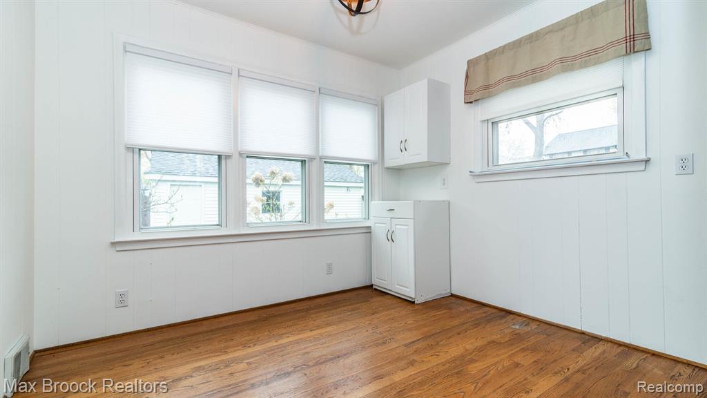 2602 Trafford Road Royal Oak, MI 48073 - Photo 8 of 26