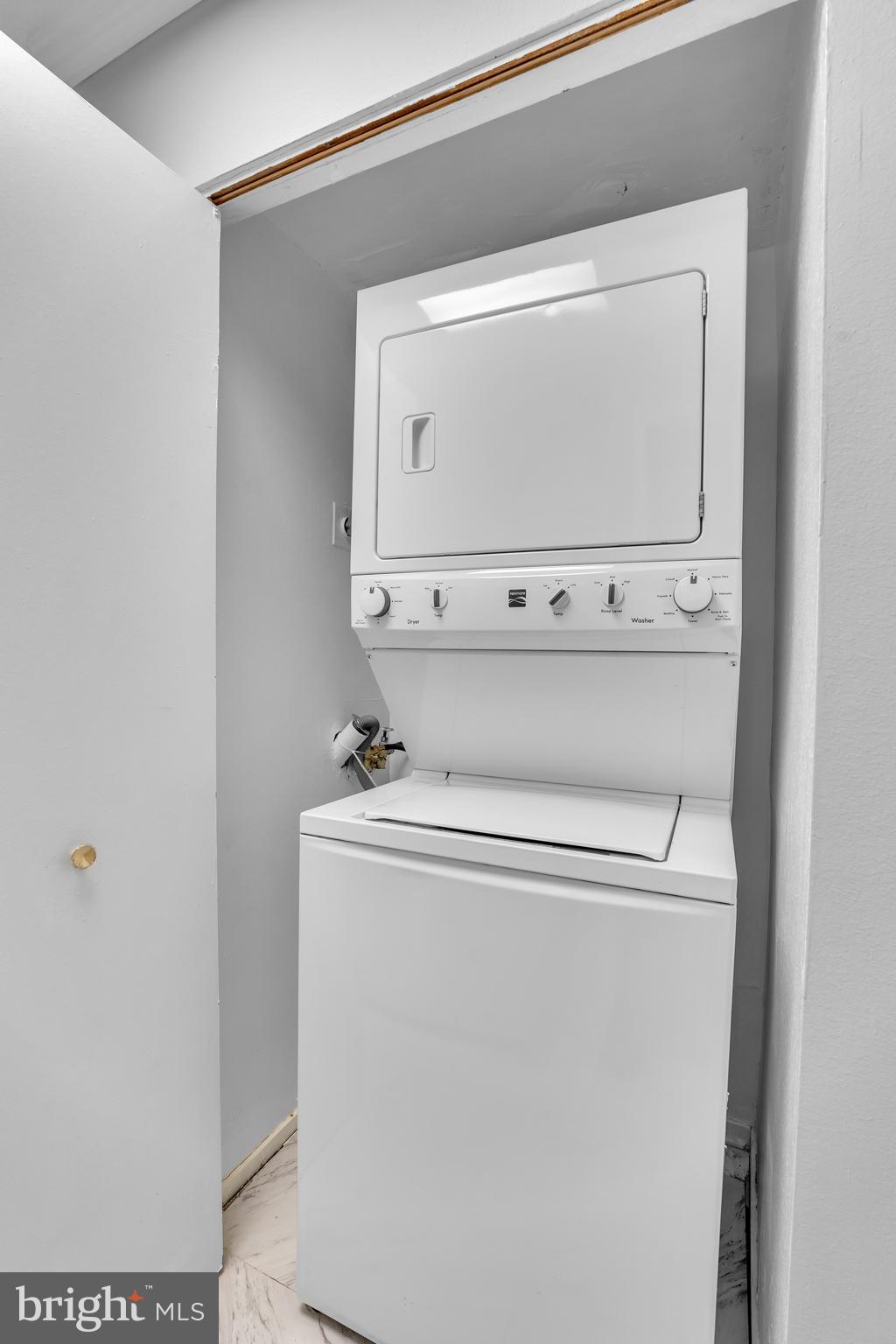 6101 Edsall Road, Unit 305 Alexandria, VA 22304 - Photo 39 of 57 Gallery Image 39