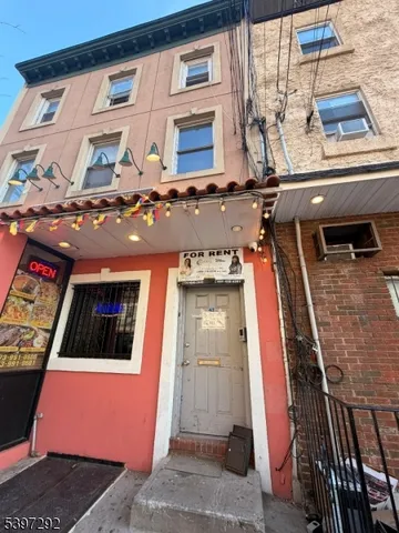 $2,200 | 47 Fleming Avenue, Unit 2, Newark, NJ 07105