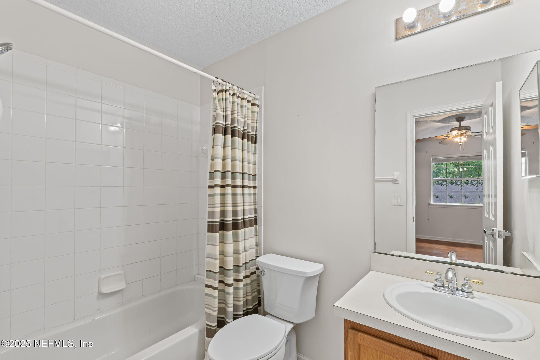 132 Summerhill Circle St. Augustine, FL 32086 - Photo 31 of 38 Upstairs Bathroom