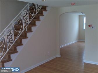 7121 Dungan Road Philadelphia, PA 19111 - Photo 3 of 12 Living Room