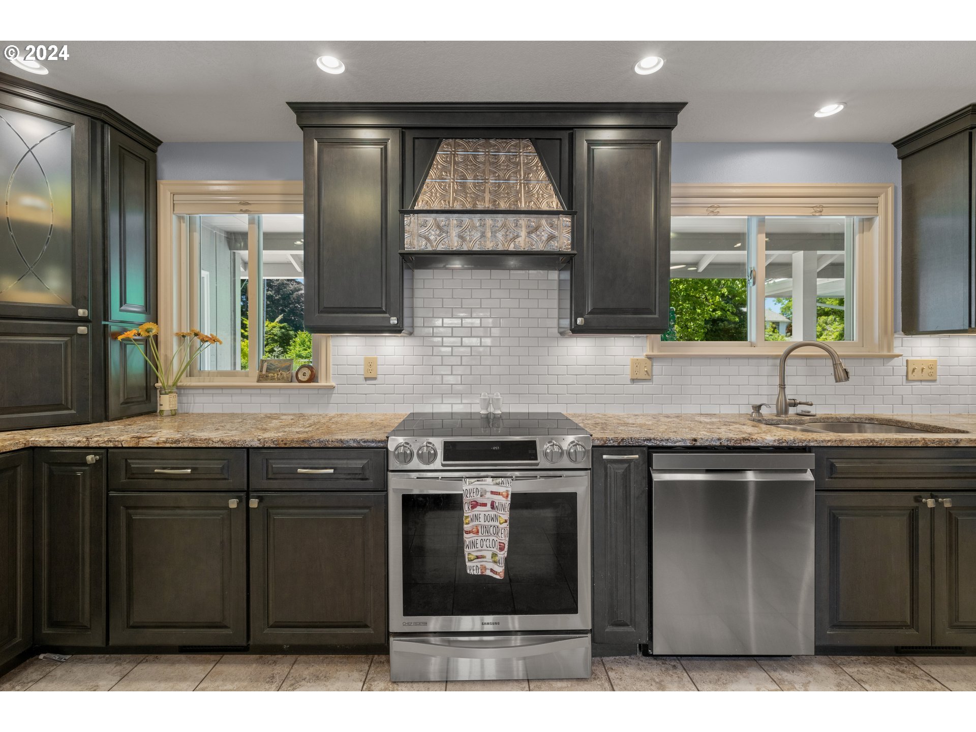 10212 South New Era Road Canby, OR 97013 - Photo 11 of 47 Kitchen
