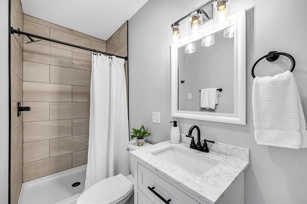 15 Myrtle Avenue Holyoke, MA 01040 - Photo 13 of 42