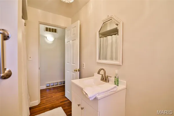 $249,500 | 21 Midway Avenue, Cottage Hills, IL 62018