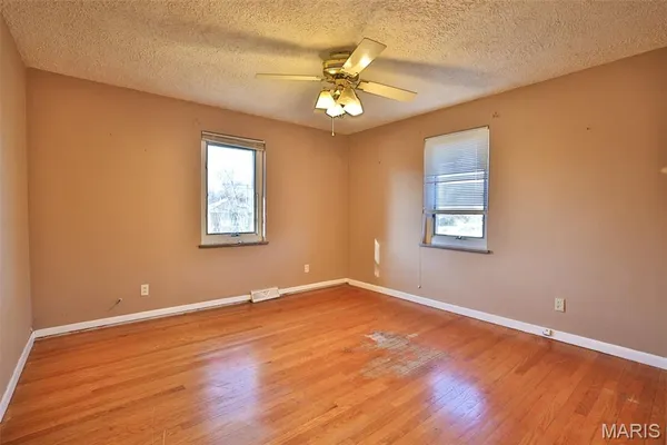 $249,500 | 21 Midway Avenue, Cottage Hills, IL 62018