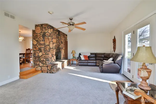 $249,500 | 21 Midway Avenue, Cottage Hills, IL 62018