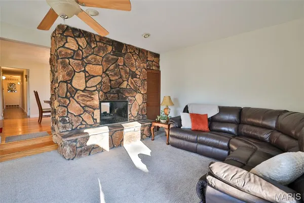 $249,500 | 21 Midway Avenue, Cottage Hills, IL 62018