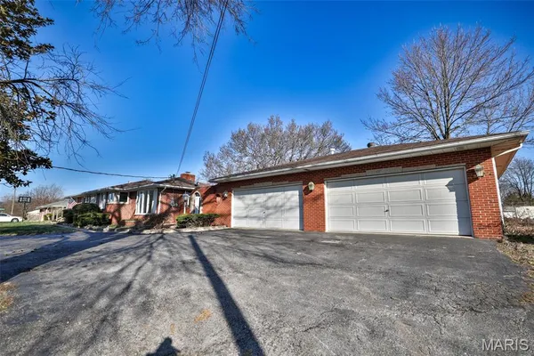 $249,500 | 21 Midway Avenue, Cottage Hills, IL 62018