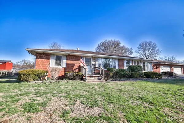 $249,500 | 21 Midway Avenue, Cottage Hills, IL 62018