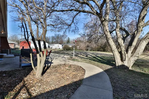 $249,500 | 21 Midway Avenue, Cottage Hills, IL 62018