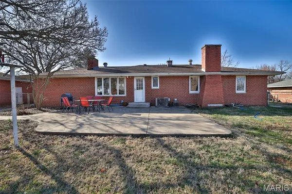 $249,500 | 21 Midway Avenue, Cottage Hills, IL 62018