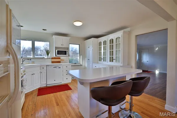 $249,500 | 21 Midway Avenue, Cottage Hills, IL 62018