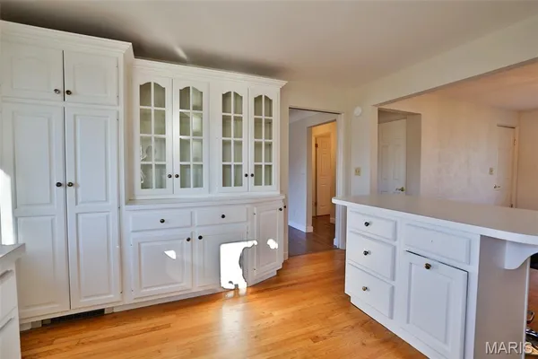 $249,500 | 21 Midway Avenue, Cottage Hills, IL 62018