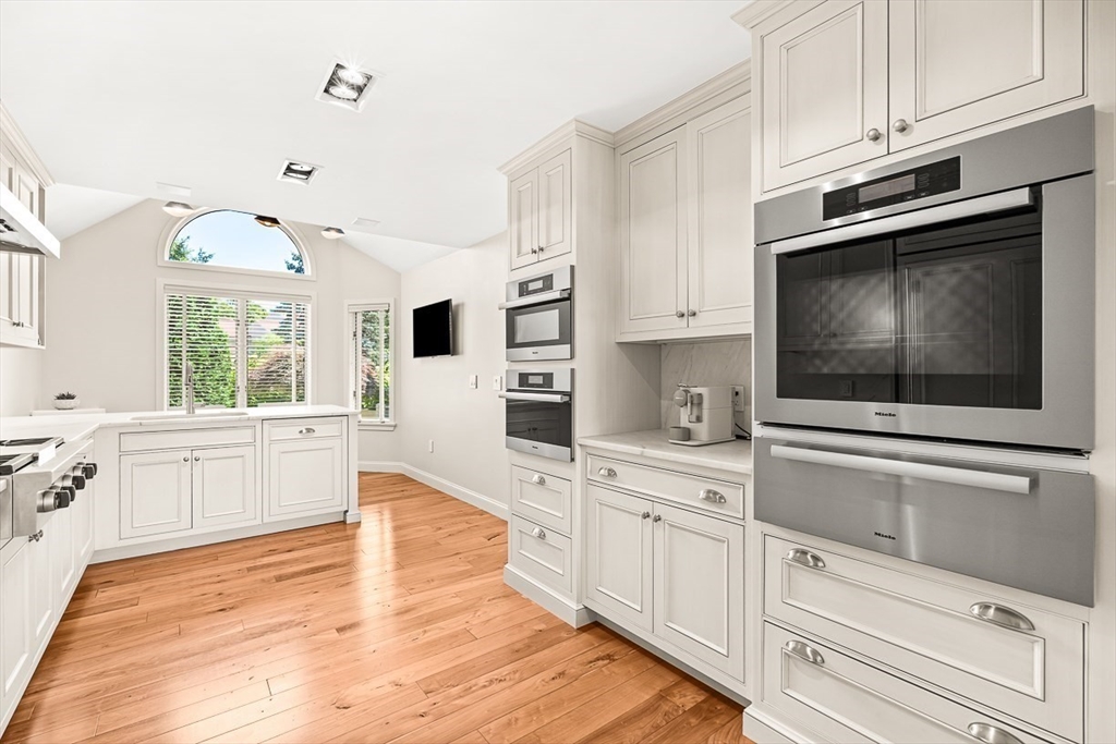 7 Wainwright Road, Unit 113 Winchester, MA 01890 - Photo 13 of 42
