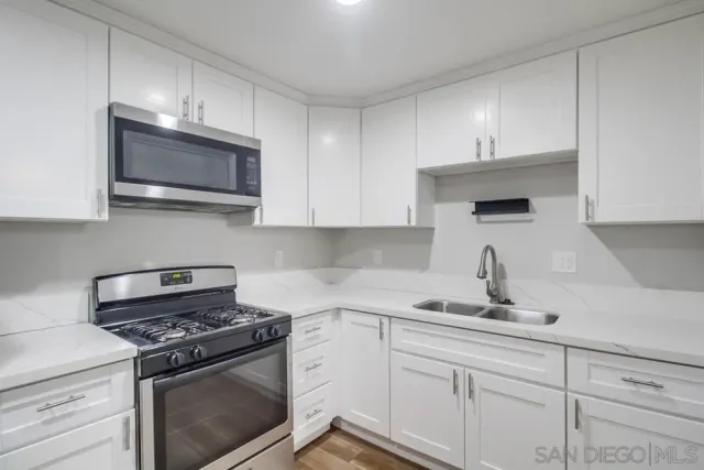 $1,129,900 | 3484 Armstrong Street, San Diego, CA 92111