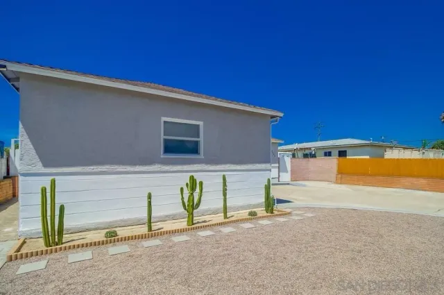 $1,129,900 | 3484 Armstrong Street, San Diego, CA 92111