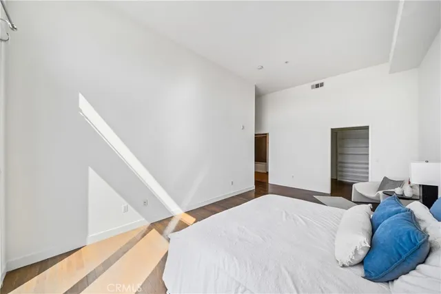 $5,000 | 1234 Wilshire Boulevard, Unit 612, Los Angeles, CA 90017