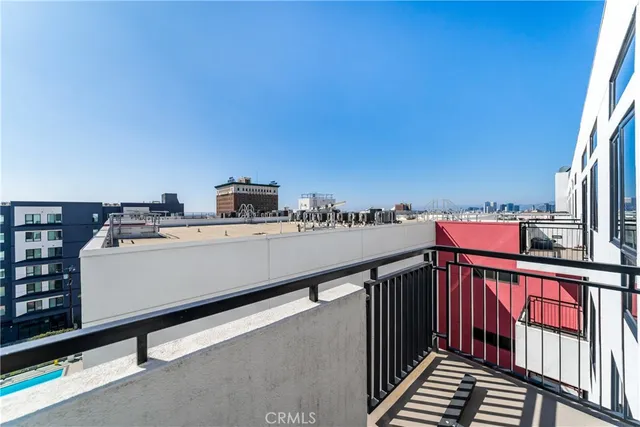 $5,000 | 1234 Wilshire Boulevard, Unit 612, Los Angeles, CA 90017