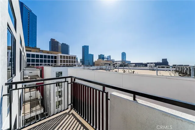 $5,000 | 1234 Wilshire Boulevard, Unit 612, Los Angeles, CA 90017