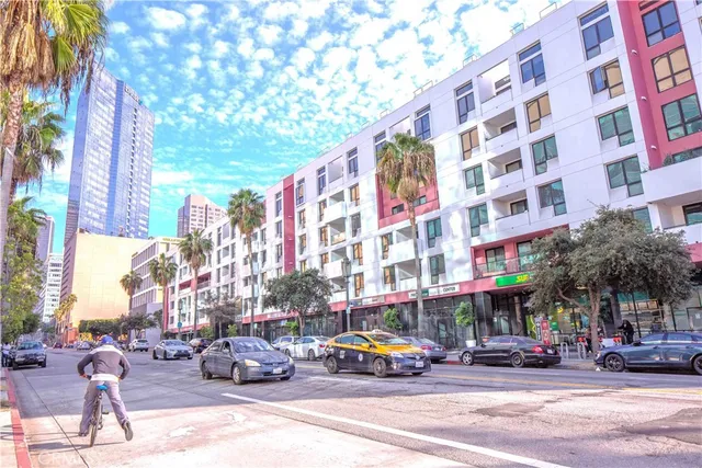 $5,000 | 1234 Wilshire Boulevard, Unit 612, Los Angeles, CA 90017