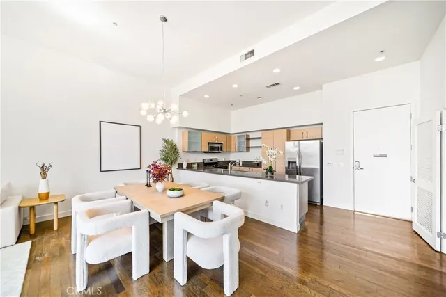 $5,000 | 1234 Wilshire Boulevard, Unit 612, Los Angeles, CA 90017