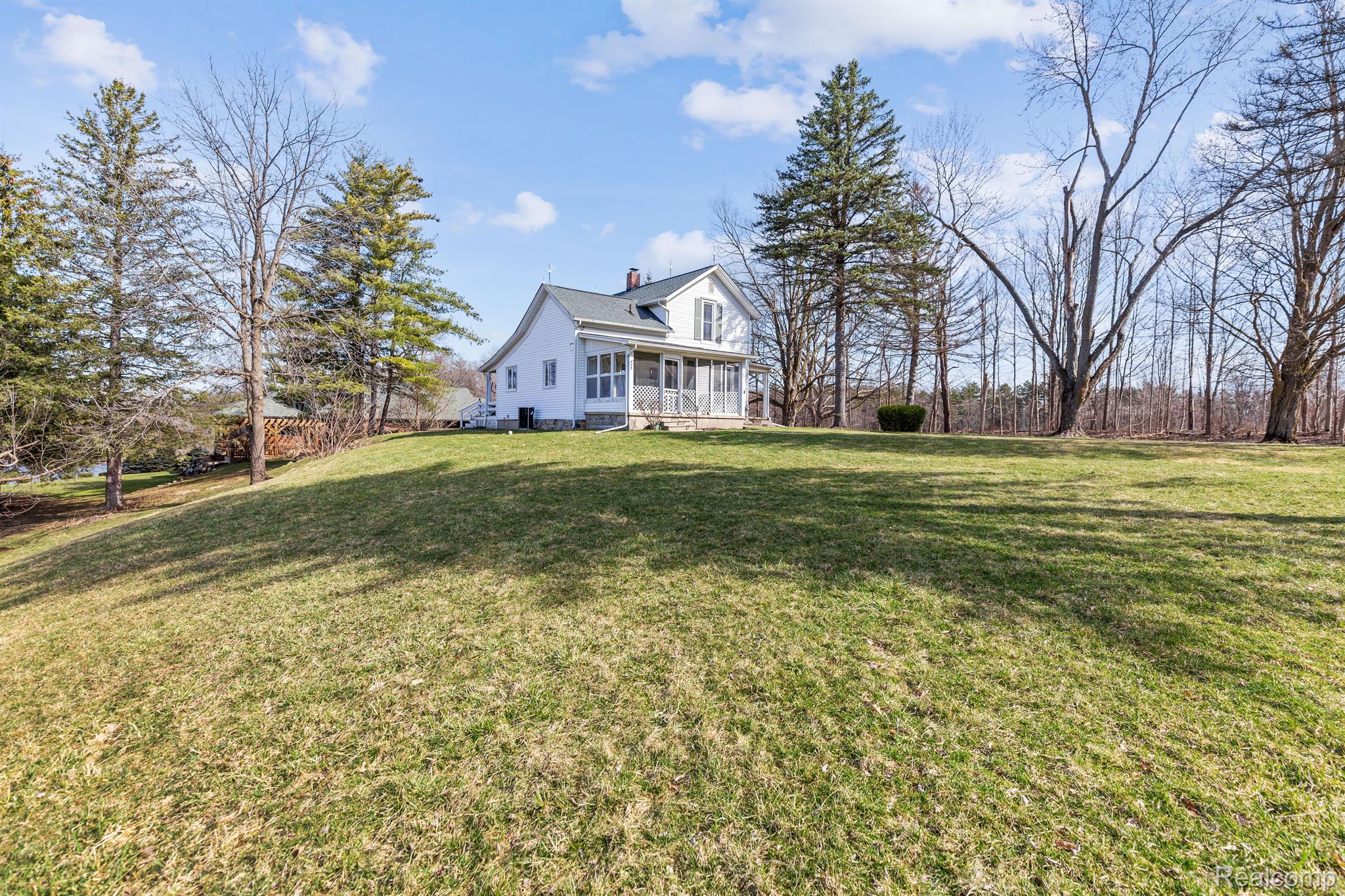 14376 Eddy Lake Road Fenton, MI 48430 - Photo 3 of 37