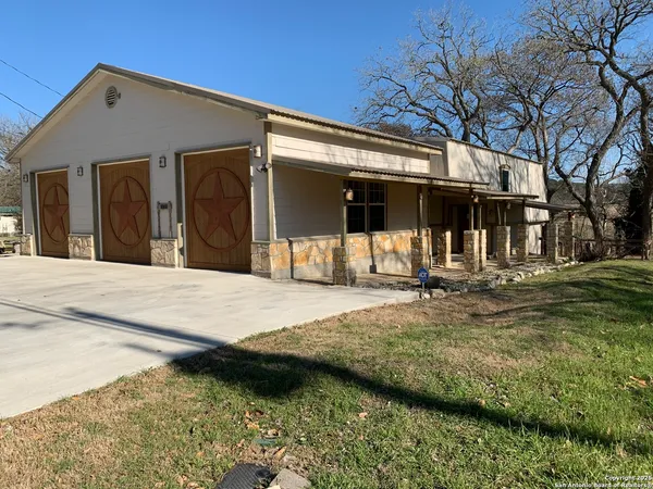 $1,375,000 | 1080 Guadalupe, New Braunfels, TX 78132