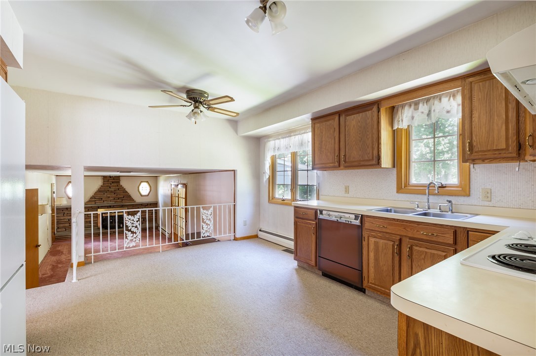 11671 Schreiber Road Valley View, OH 44125 - Photo 8 of 32 Gallery Image 8