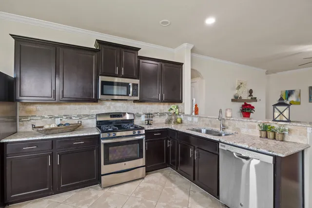 $310,000 | 3070 Persimmon Valley Lane, Dickinson, TX 77539