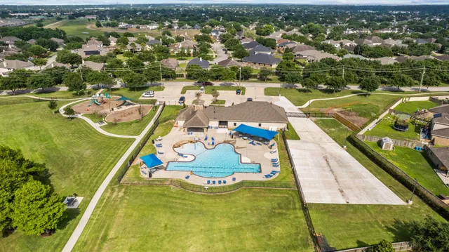 $310,000 | 3070 Persimmon Valley Lane, Dickinson, TX 77539