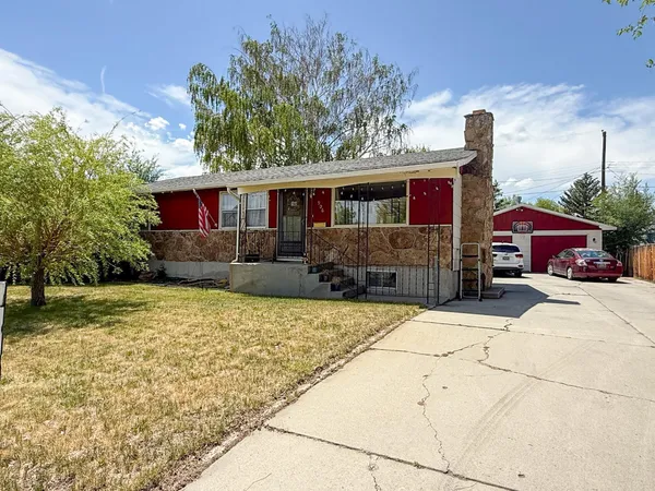 $248,900 | 906 Eastview Drive, Riverton, WY 82501