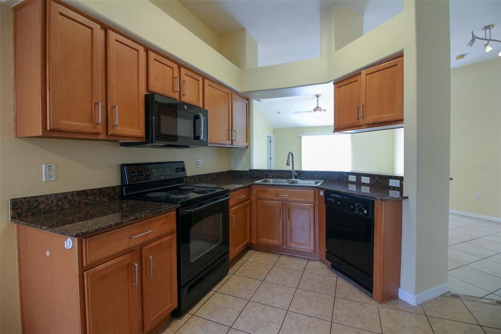 1702 Holton Road Lakeland, FL 33810 - Photo 8 of 25