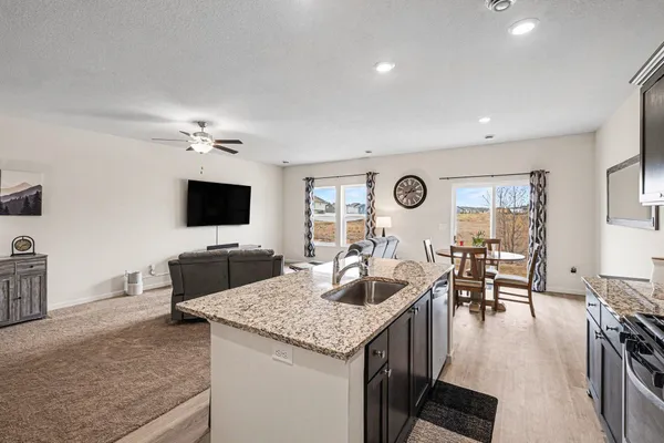 $385,000 | 5462 395th Street, North Branch, MN 55056