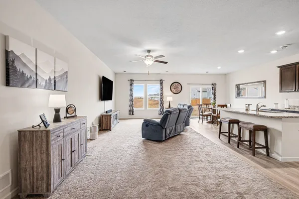 $385,000 | 5462 395th Street, North Branch, MN 55056