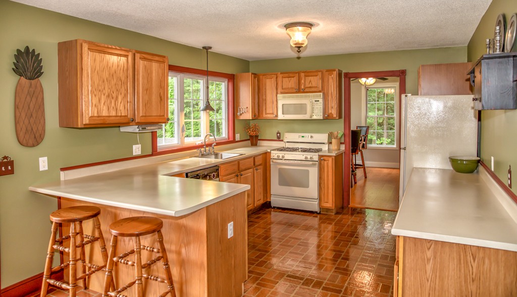 114 South Longyard Road Southwick, MA 01077 - Photo 2 of 30 Gallery Image 2