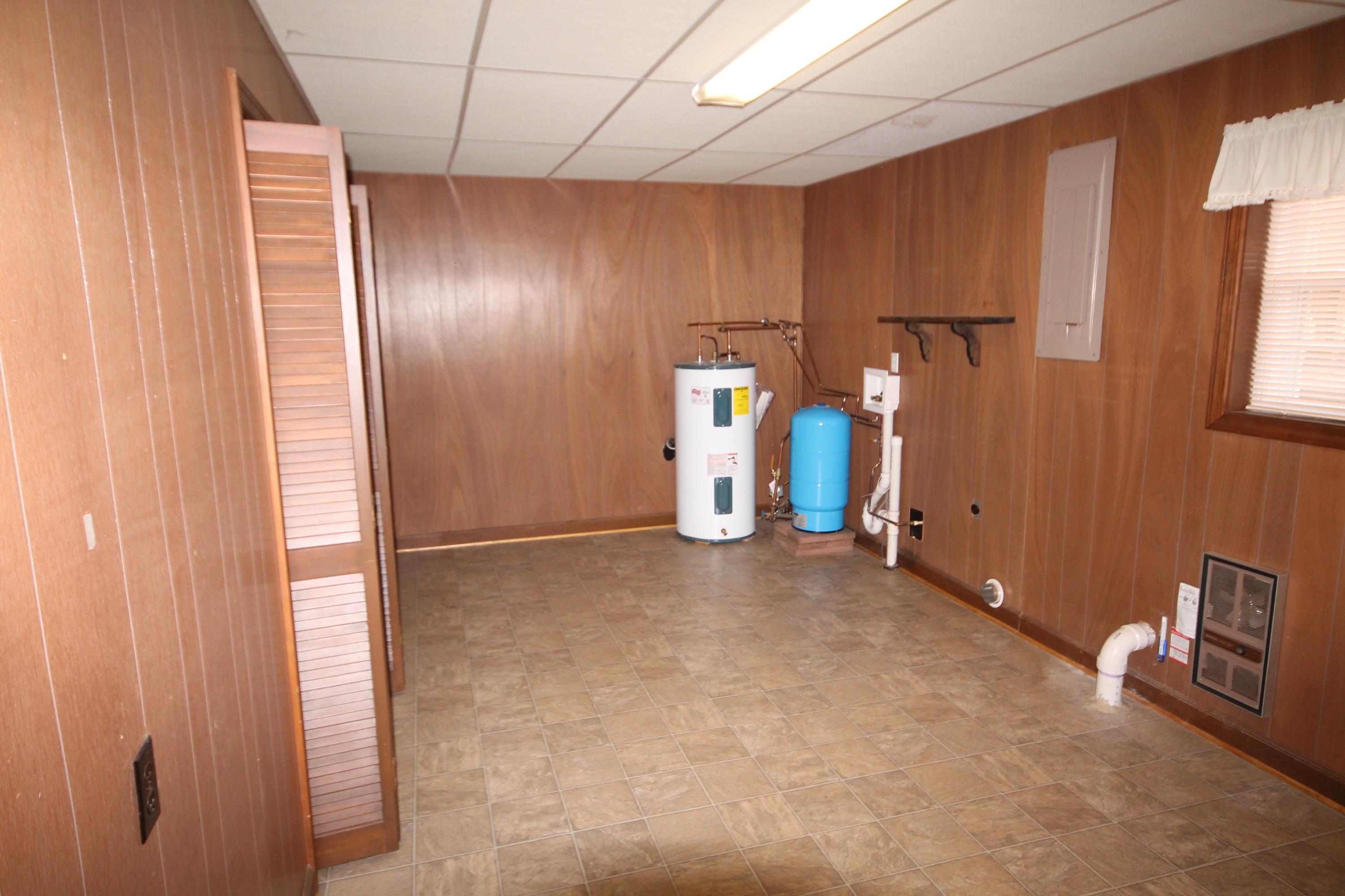 1557 Sample Road Wirtz, VA 24184 - Photo 24 of 29 Laundry storage (2)