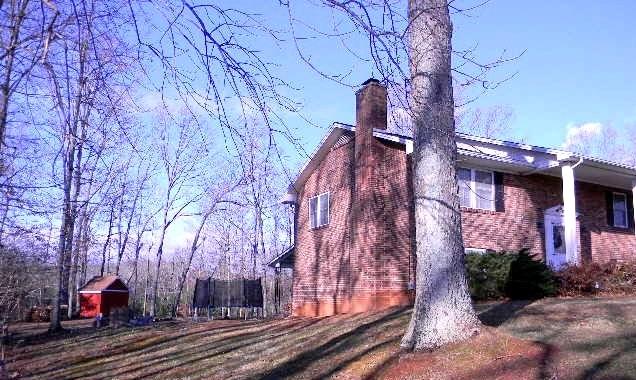 1557 Sample Road Wirtz, VA 24184 - Photo 25 of 29 Left view