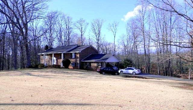 1557 Sample Road Wirtz, VA 24184 - Photo 4 of 29 Right view