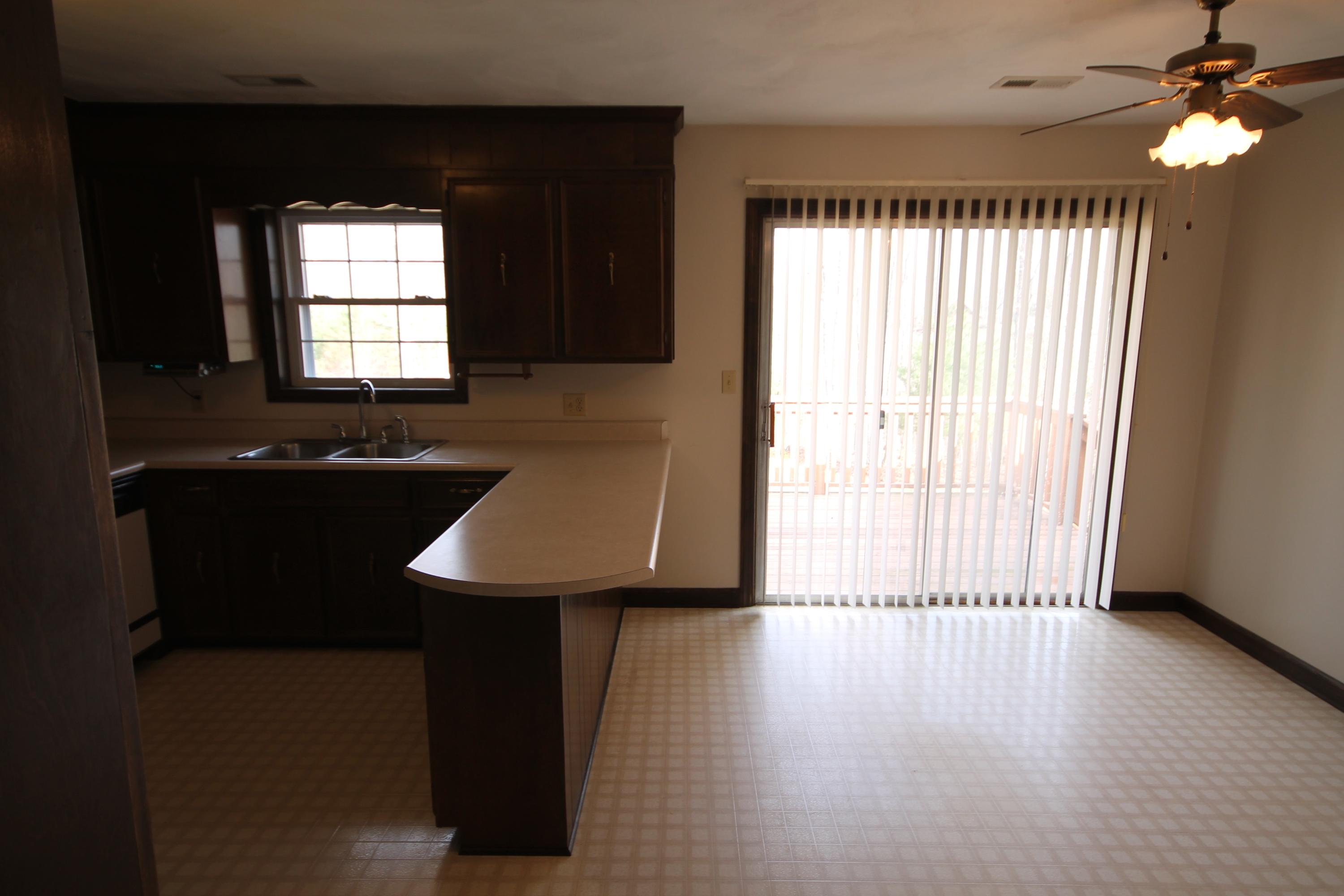1557 Sample Road Wirtz, VA 24184 - Photo 7 of 29 Eat in Kithen