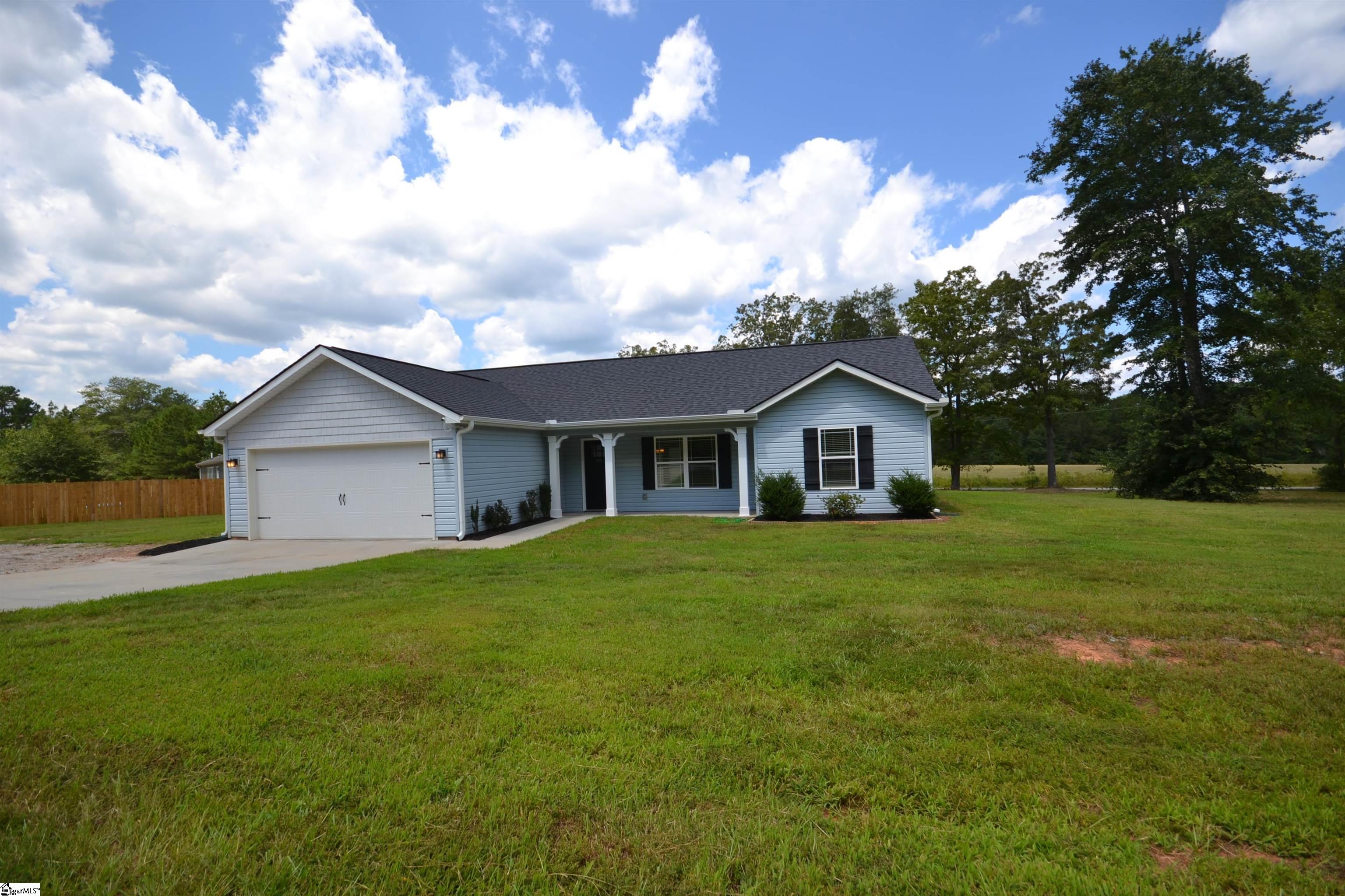 60 Ballenger Road Gray Court, SC 29645 - Photo 2 of 18