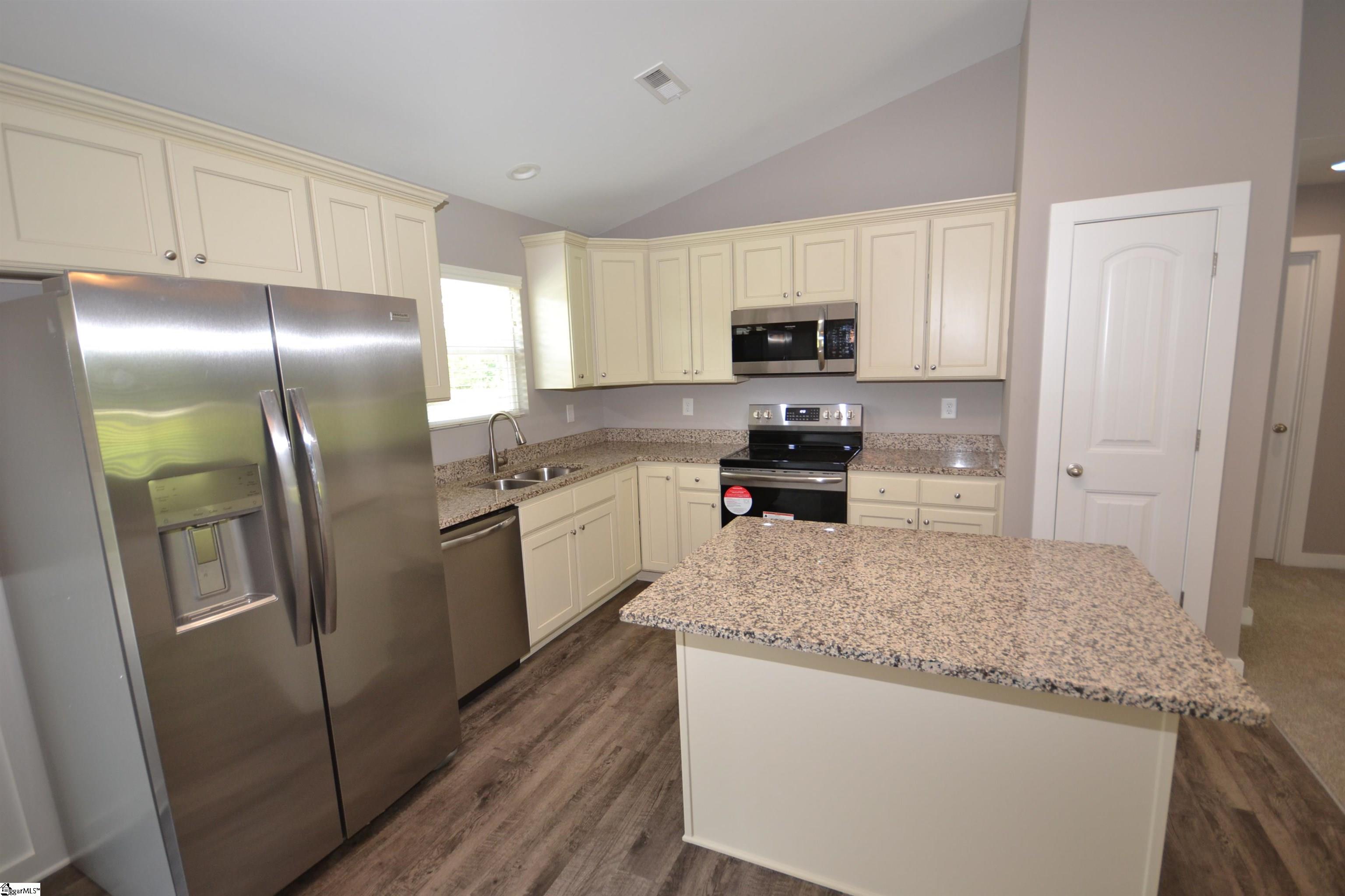 60 Ballenger Road Gray Court, SC 29645 - Photo 5 of 18