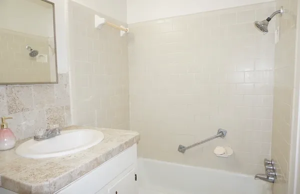 $1,600 | 1716 Edna Avenue, Bay City, TX 77414