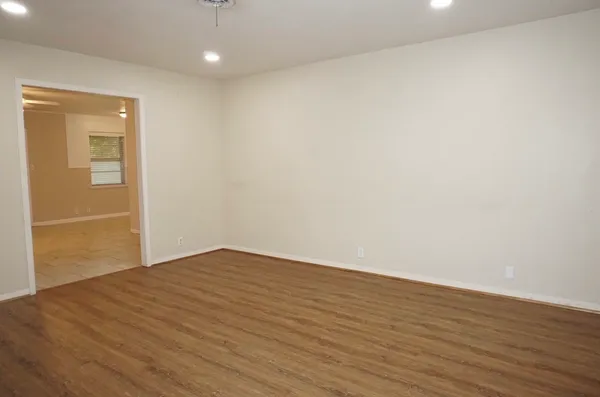 $1,600 | 1716 Edna Avenue, Bay City, TX 77414