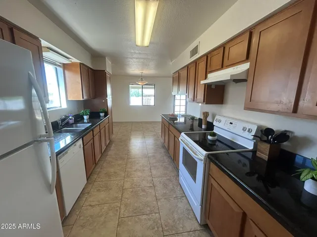 $2,495 | 1302 West 13th Street, Tempe, AZ 85281
