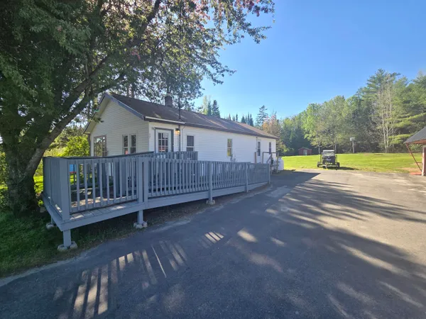 $179,950 | 471 West Broadway, Lincoln, ME 04457